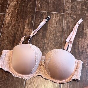 Victoria's Secret Cream Lace Trim Bra